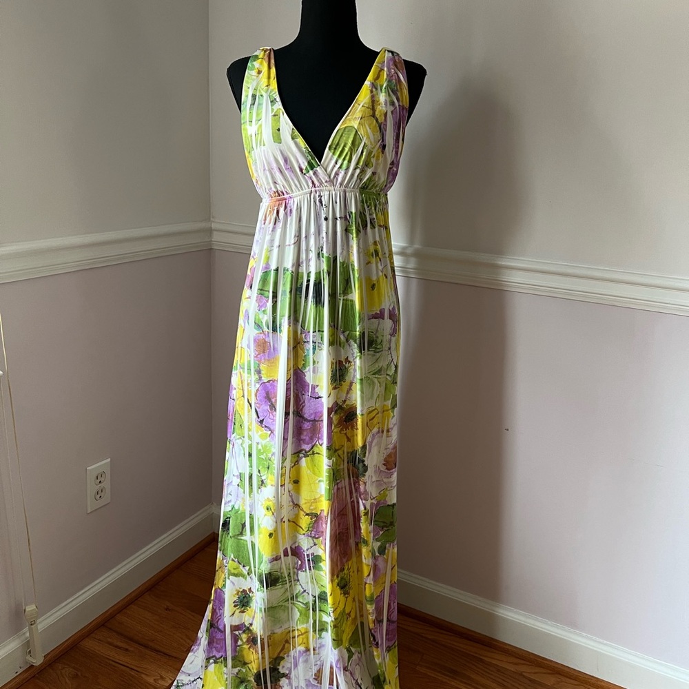 White and Yellow Sleeveless V-Neck Maxi Sundress
